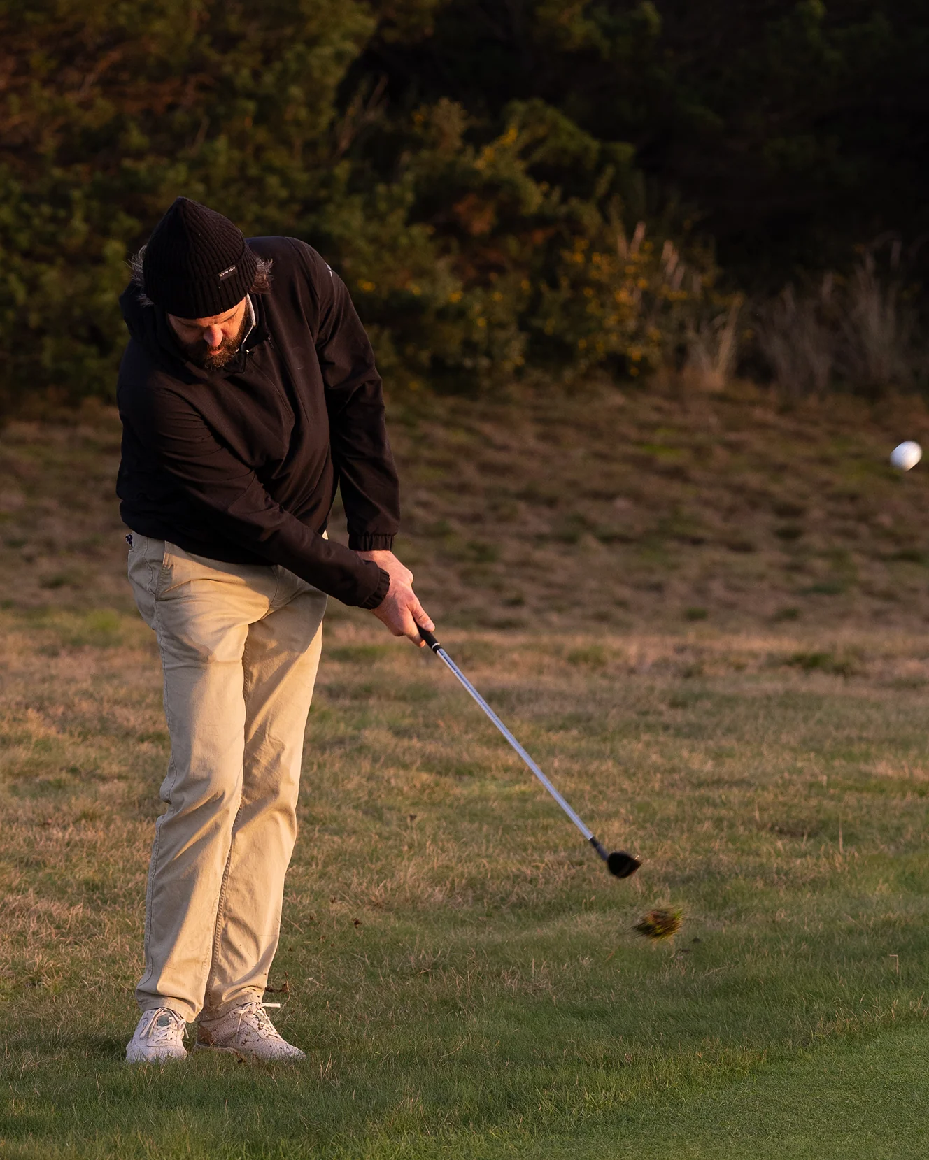 SEAMUS Golf Beanie - Speckled Black - Image 3
